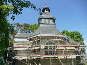 Einrüstung der Weingartenkapelle (© Karl-Franz Thiede)